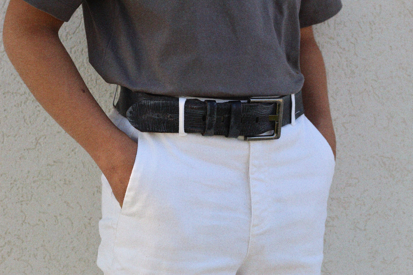 ARICHI Black Handmade Leather Belt – Sleek Polished Genuine Leather for Men and Women, Timeless Classic Design
