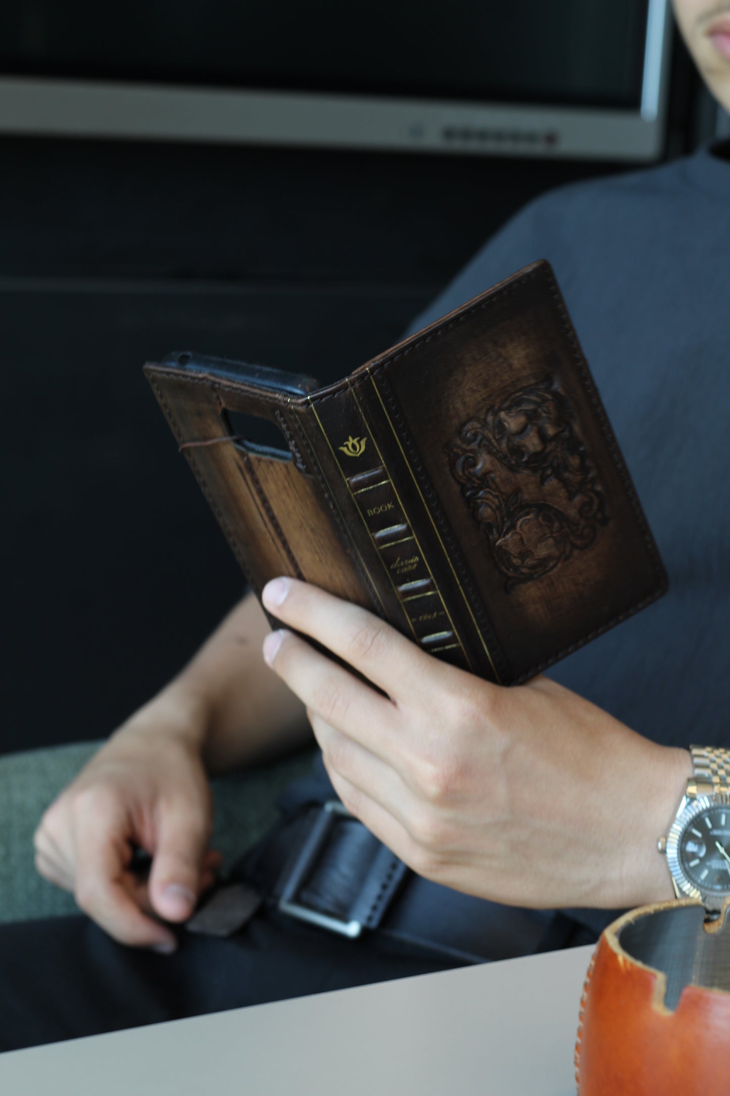 Handmade Leather Book Phone Case for iPhone – Vintage Library Wallet Case