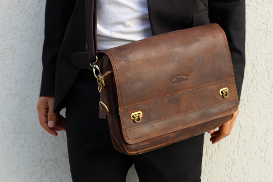 Handmade Full-Grain Leather Messenger Bag – Brown Vintage Shoulder Crossbody Satchel for Work, Laptop & Travel | ARICHI