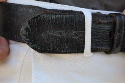 ARICHI Black Handmade Leather Belt – Sleek Polished Genuine Leather for Men and Women, Timeless Classic Design