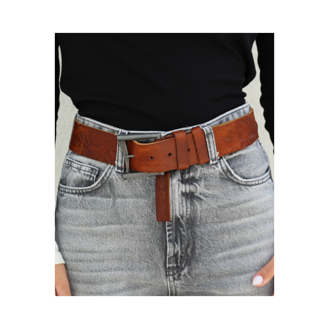 ARICHI Light Brown Handmade Leather Belt – Sleek Polished Genuine Leather for Men and Women, Timeless Classic Design