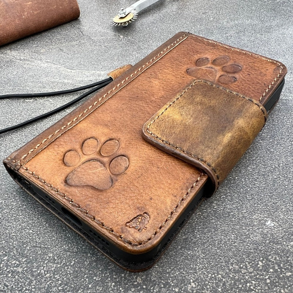 ARICHI Genuine Leather Case Samsung Galaxy s24 s23 Fe s22 s21 s20 Ultra s8 s9 Note 8 9 10 20 21 A71 A52 A53 A12 A31 A32 Vintage Polished Magnet Stamping Paws dog