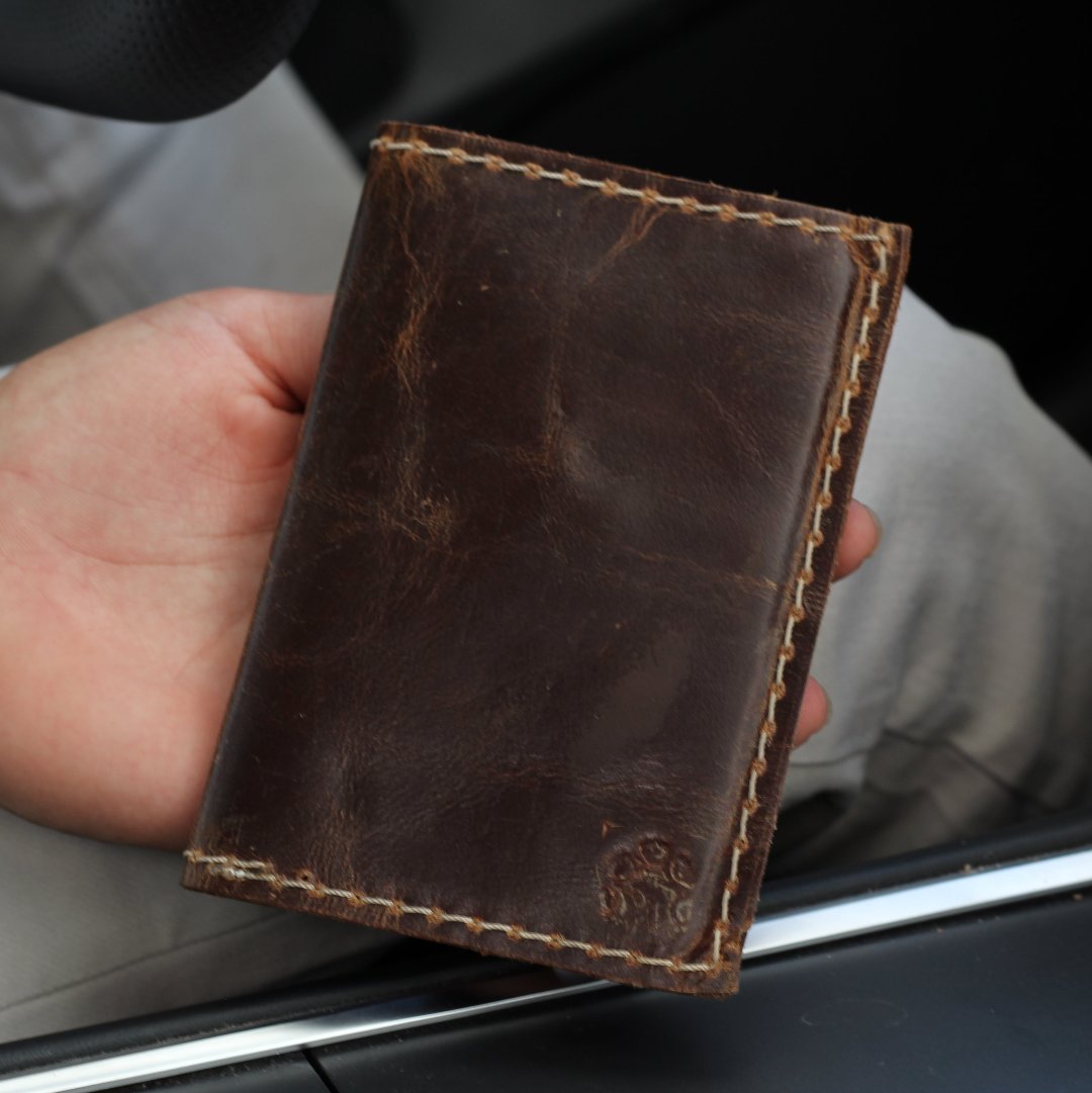 ARICHI Handmade Vintage Leather Passport Wallet
