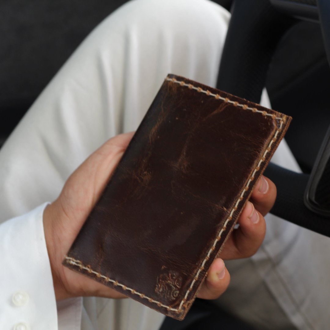 ARICHI Handmade Vintage Leather Passport Wallet