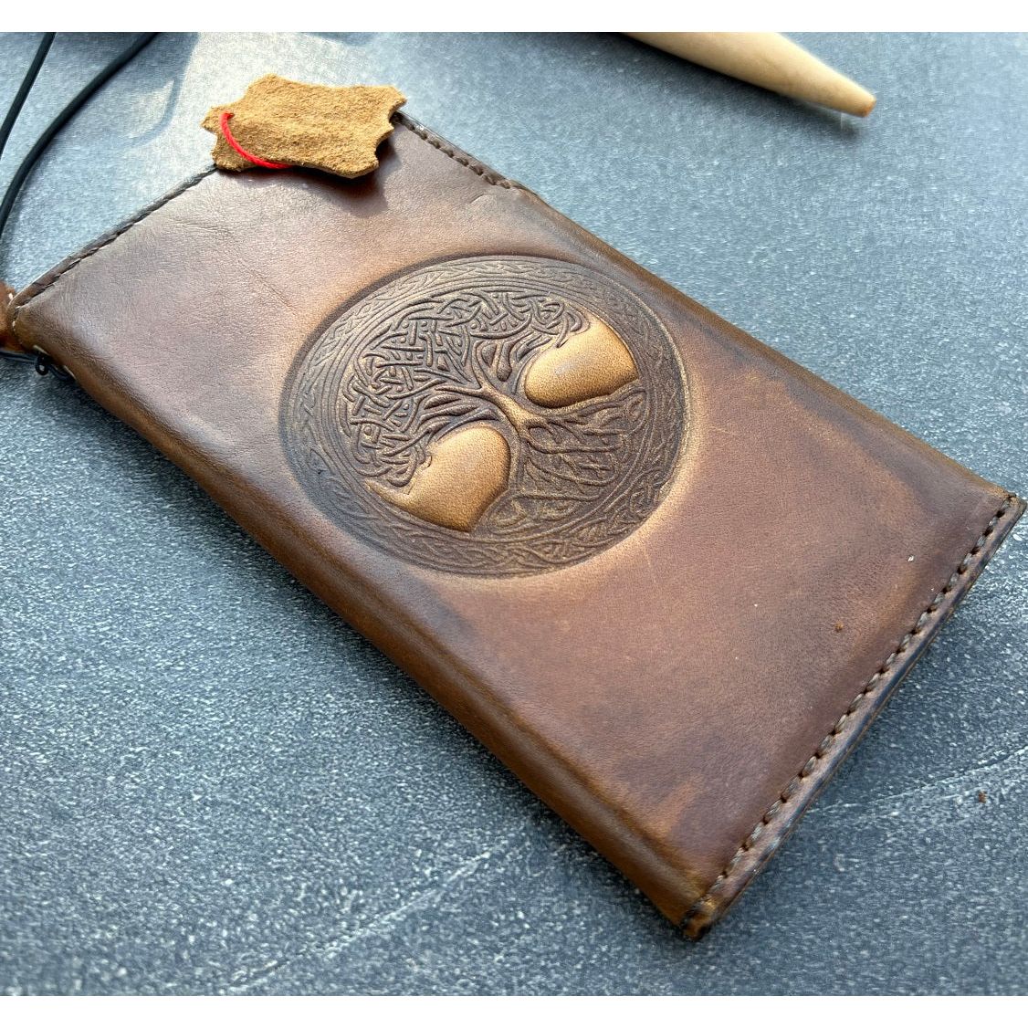 ARICHI Genuine Leather Phone case For Google Pixel 4 4A 5 5A 6 6A 7 7A 8 Pro Tree Of Life Stamping Magnetic closure Handmade