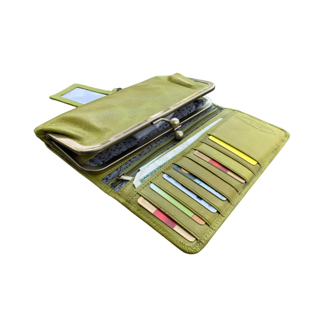     green-leather-wallet-for-women