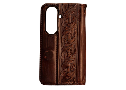 Discreet magnetic closure on handmade floral leather Z Fold case