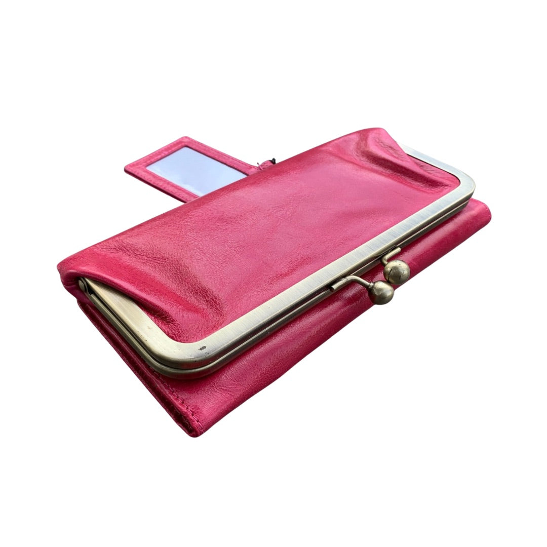     retro-pink-wallet